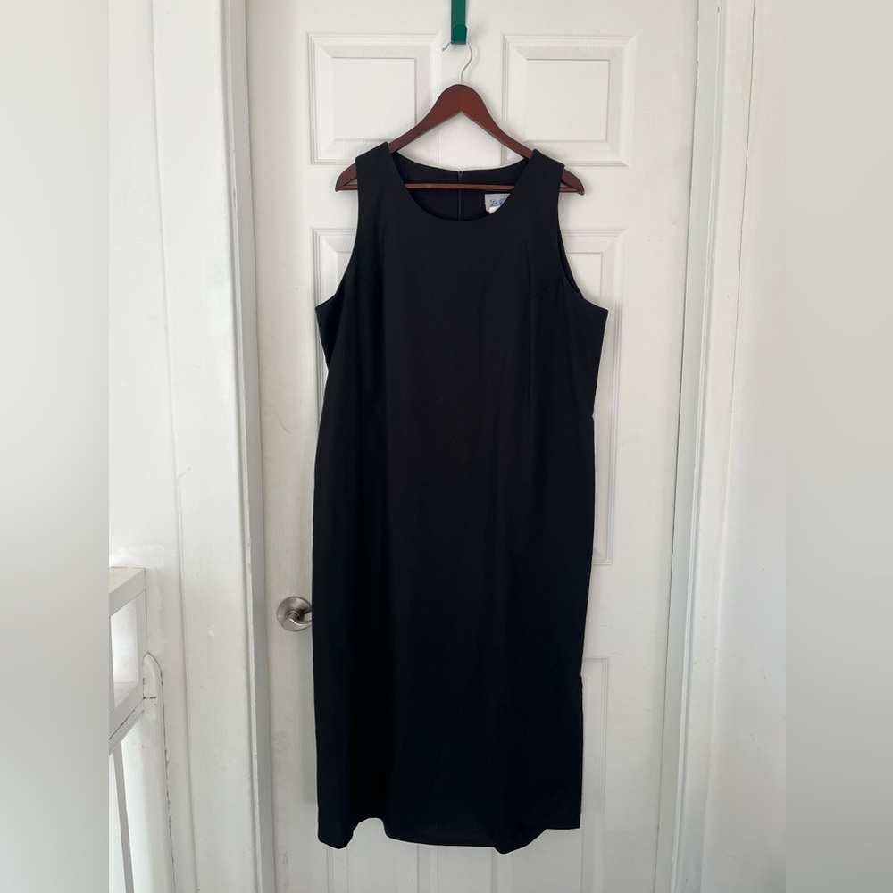 Elegant Black Sleeveless Dress